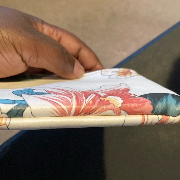 B.O.C. Floral Wristlet - Multicolor - Picture 6 of 6